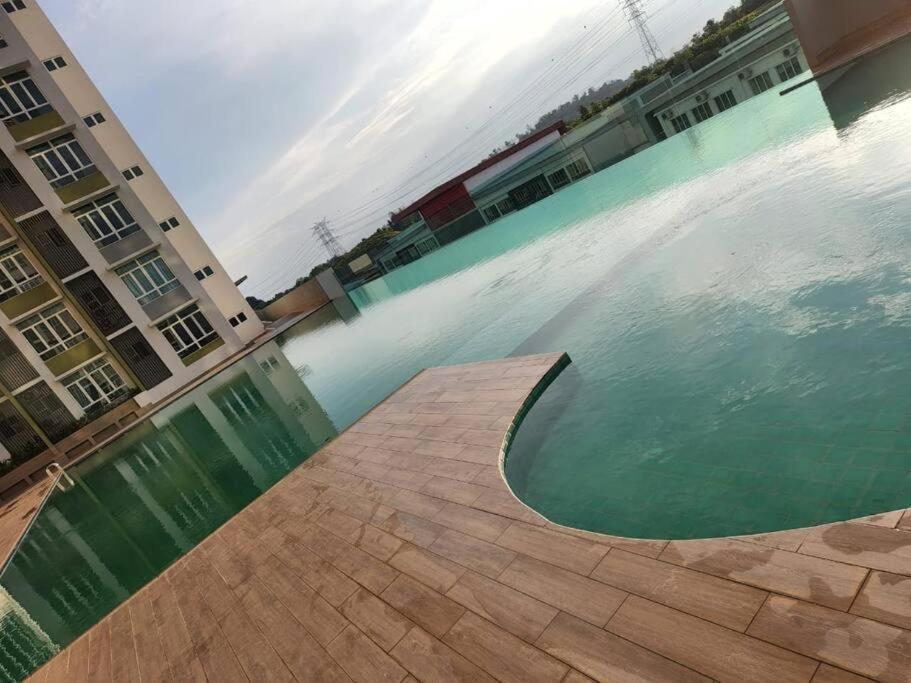 Mahkota Valley Fajar #tv Box With Netflix Apartment
